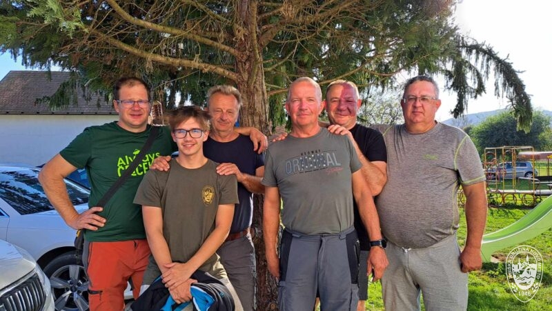 Na sliki od leve proti desni smo:Spredaj : Klemen Rožič Šoštar in Ivan Bobnar Zadaj: Marko Mavsar, Jože Sehur, Mihael Hrovatič in Darko Juvančič